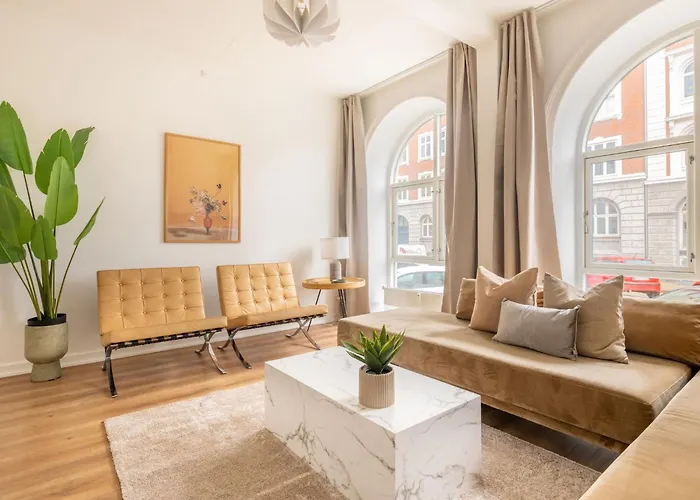 Noble - Fantastic 5-Bdr Apt In The Capital